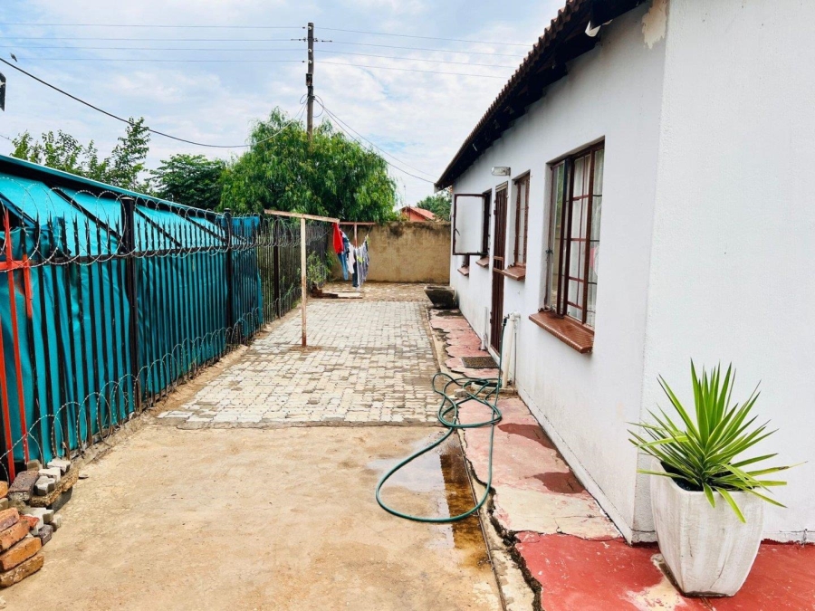 To Let 3 Bedroom Property for Rent in Mmabatho North West